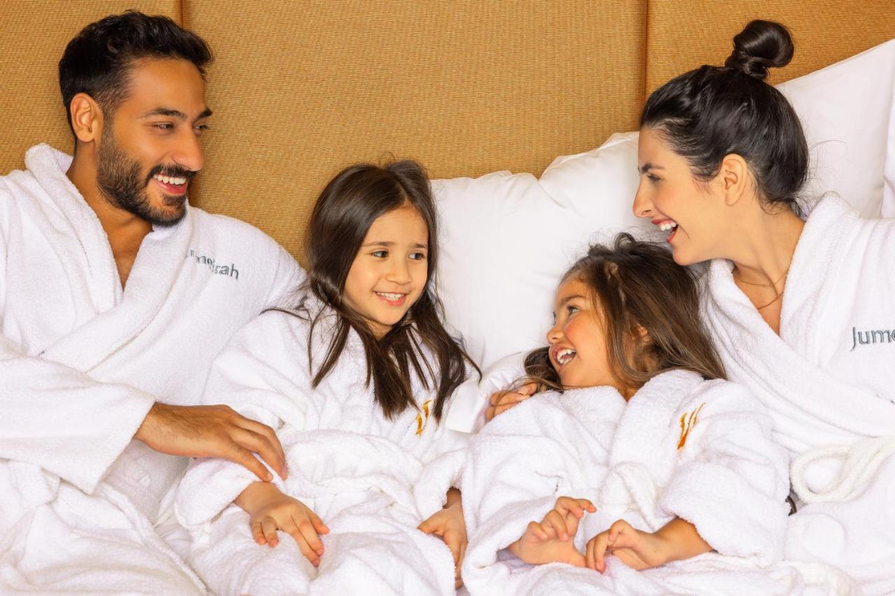 Jumeirah Messilah Beach Kuwait Kuveyt Dış mekan fotoğraf Family at the spa