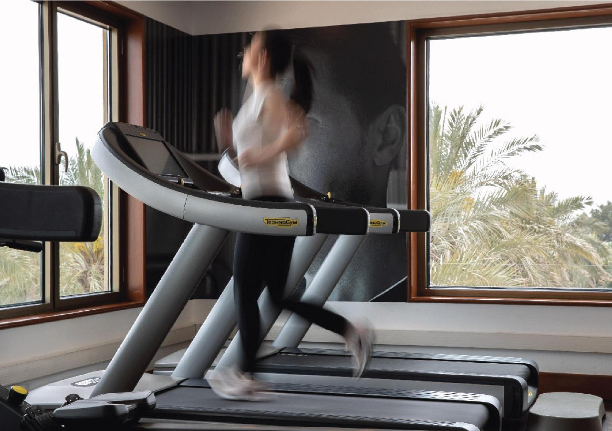 Jumeirah Messilah Beach Kuwait Kuveyt Dış mekan fotoğraf A treadmill in use