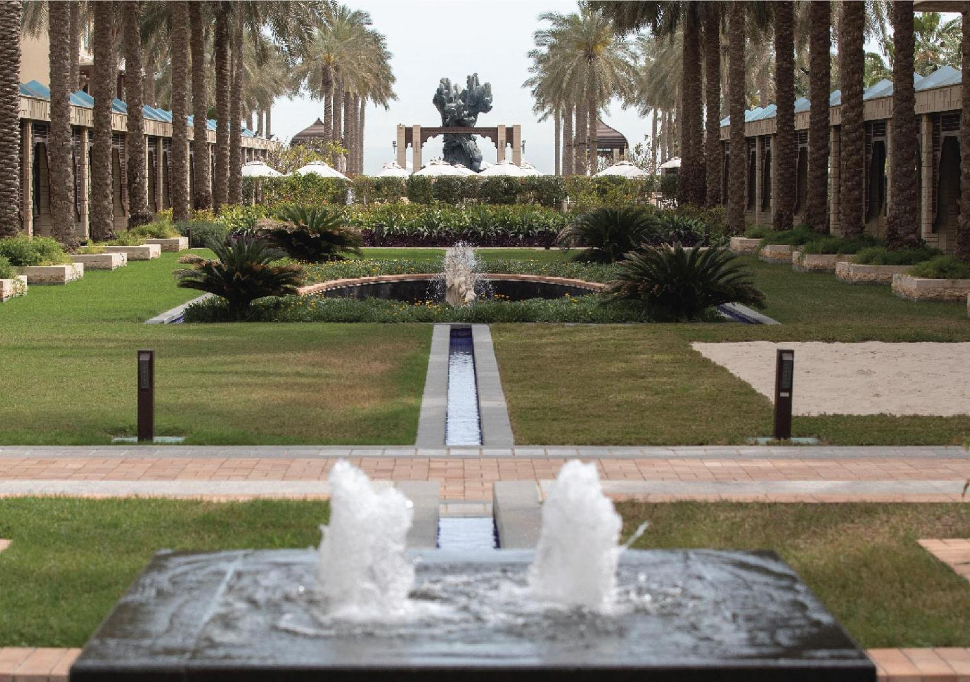 Jumeirah Messilah Beach Kuwait Kuveyt Dış mekan fotoğraf Fountains at the resort